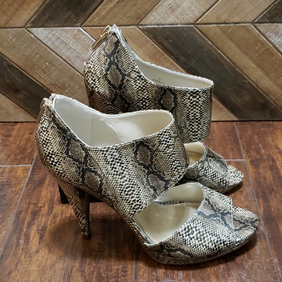 Limelight Zipper Ankle Snake Print High Heels - Picture 1 of 8